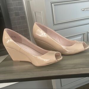 CL by Laundry Cream Wedge Shoes-Never worn